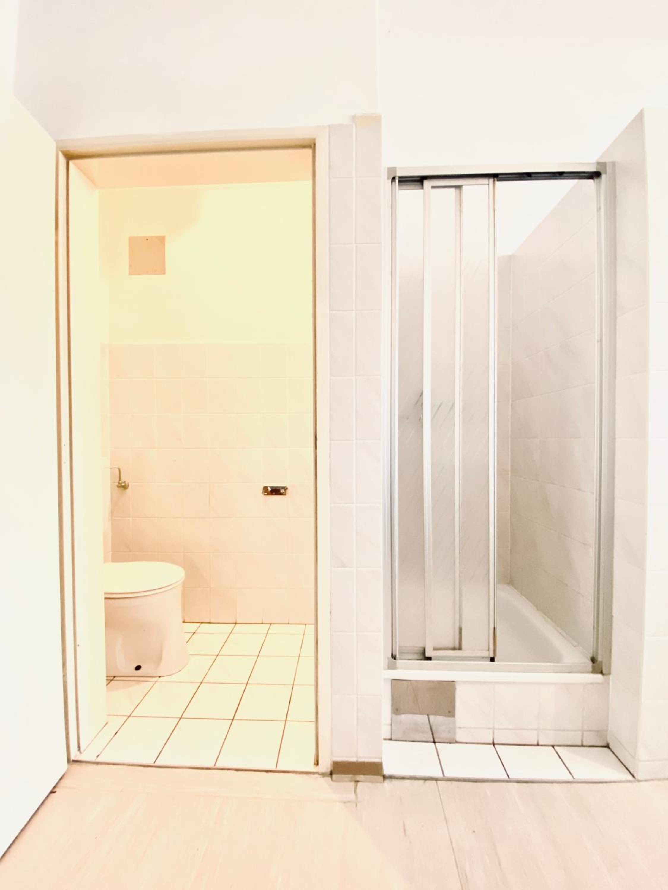Affordable Central Rooms, 10-Min to Lugner City