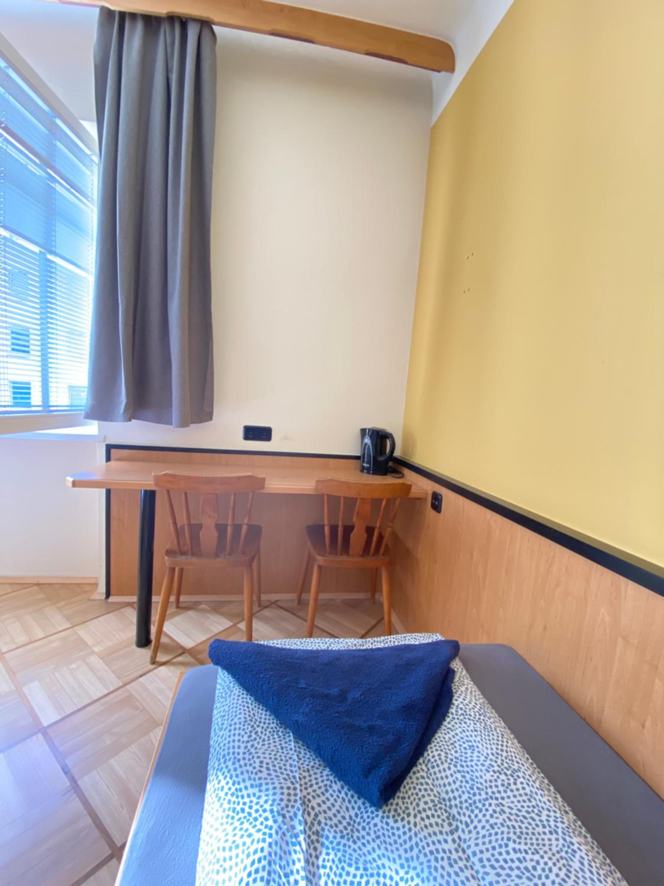Affordable Central Rooms, 10-Min to Lugner City