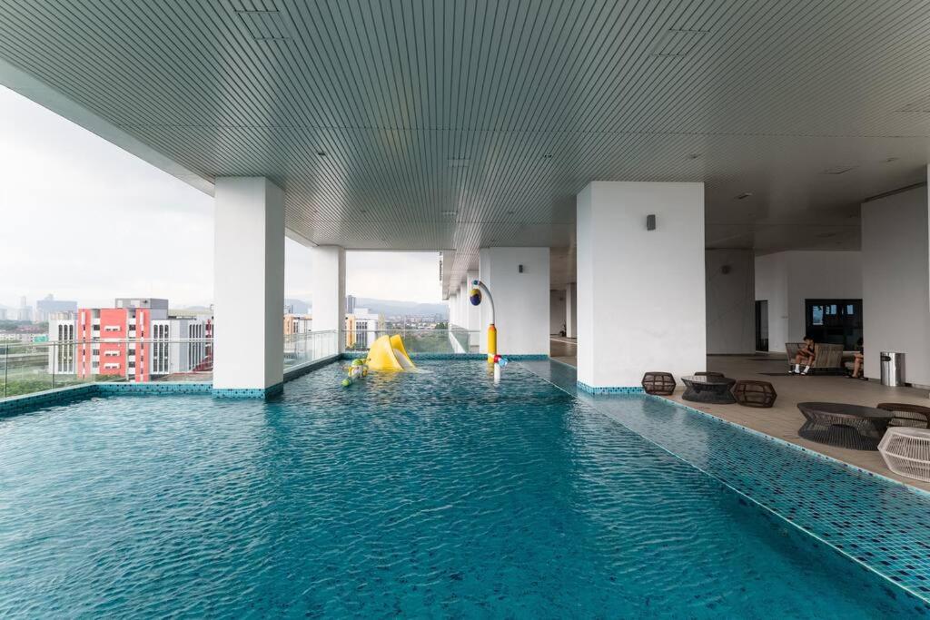KidsVille Shamelin Star KLCC View Infinity Pool
