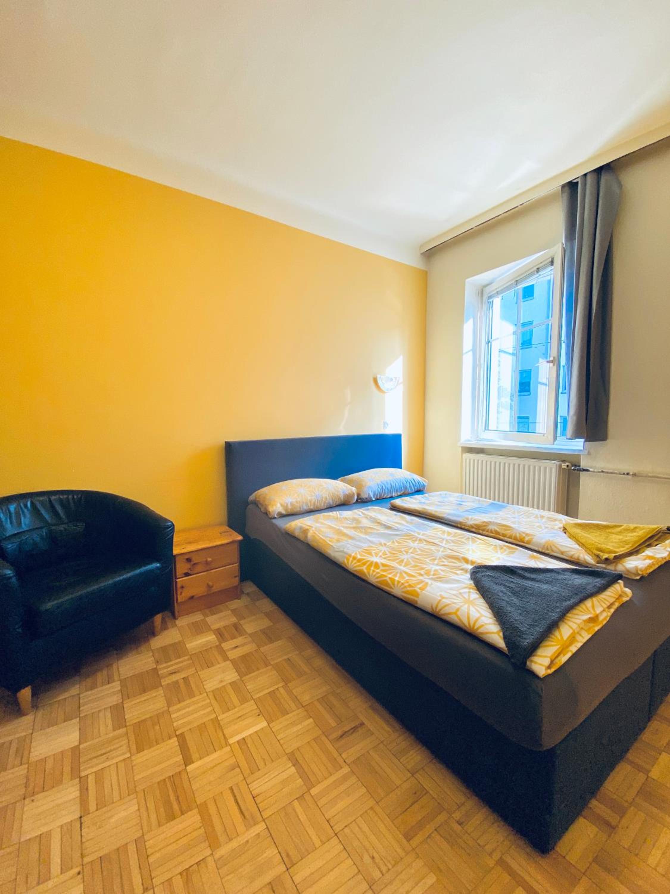 Affordable Central Rooms, 10-Min to Lugner City