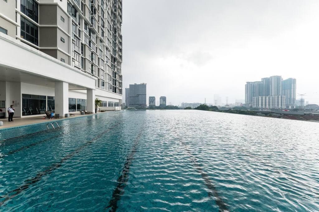 KidsVille Shamelin Star KLCC View Infinity Pool