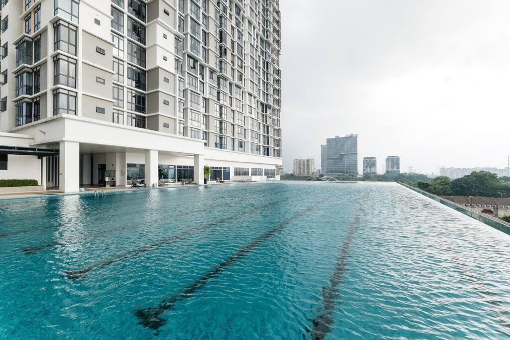 KidsVille Shamelin Star KLCC View Infinity Pool