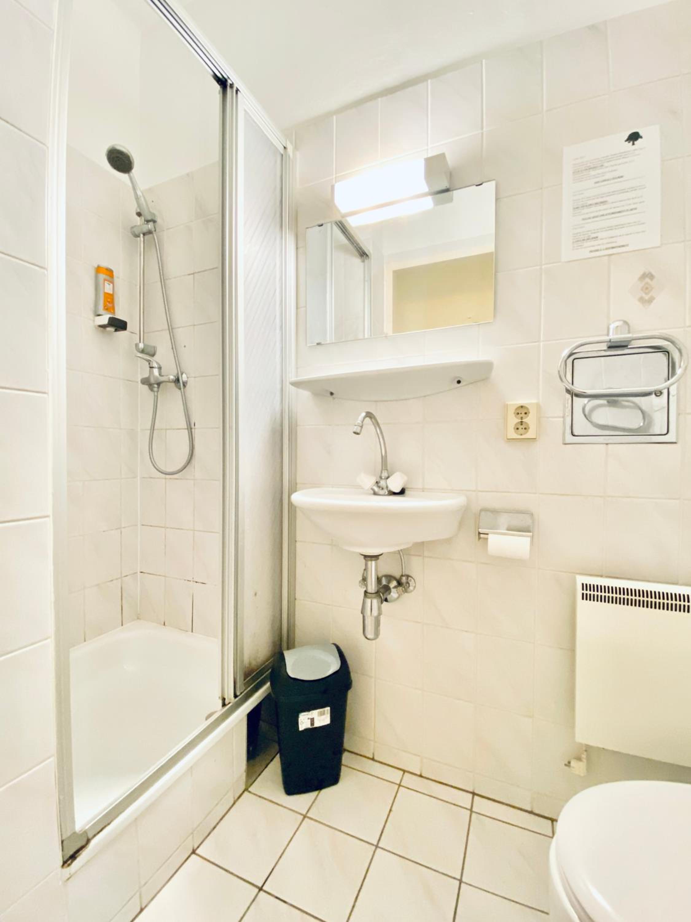 Affordable Central Rooms, 10-Min to Lugner City