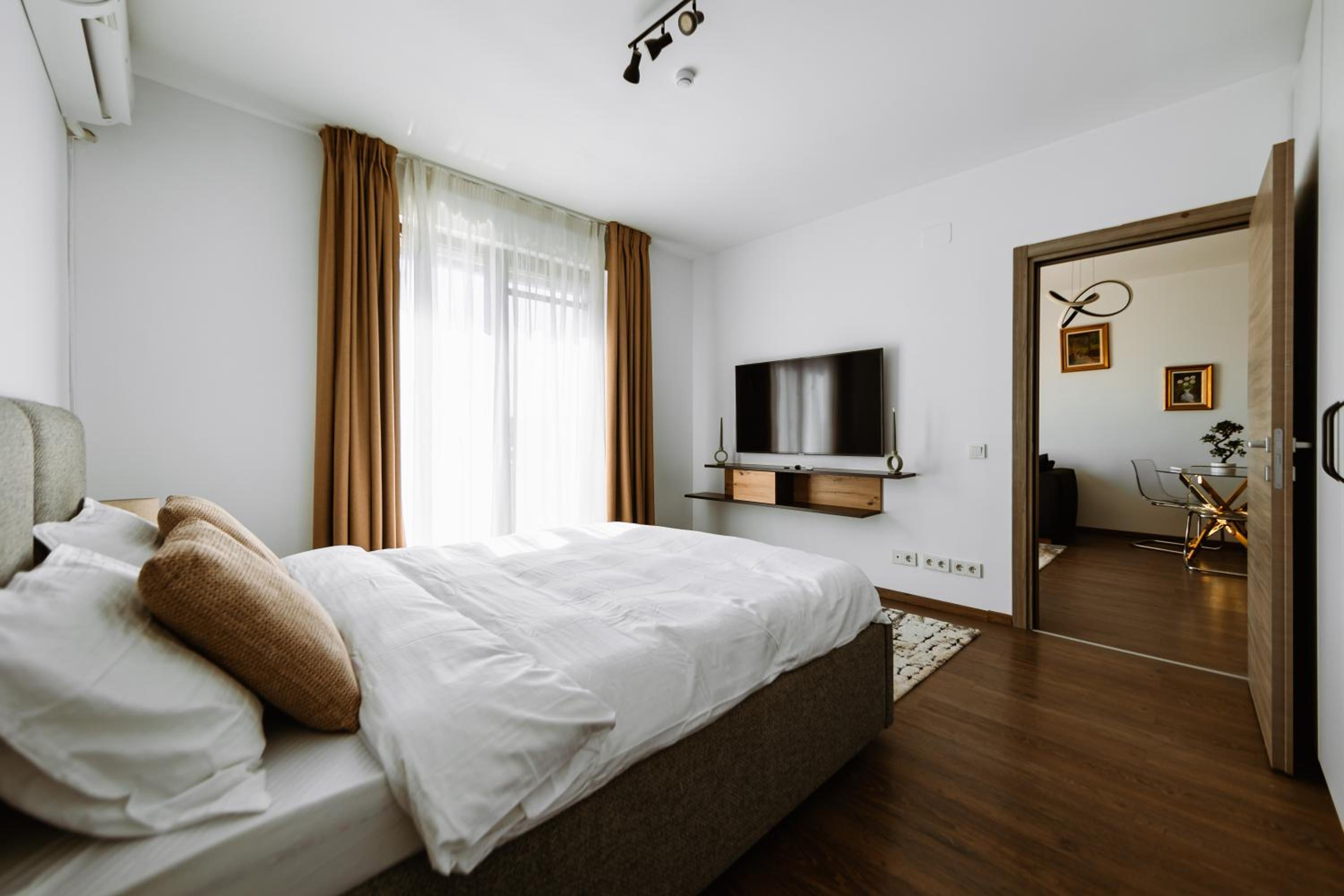 Bucharest Unirii Square Luxury Apartment SOHO Piata Unirii view 4