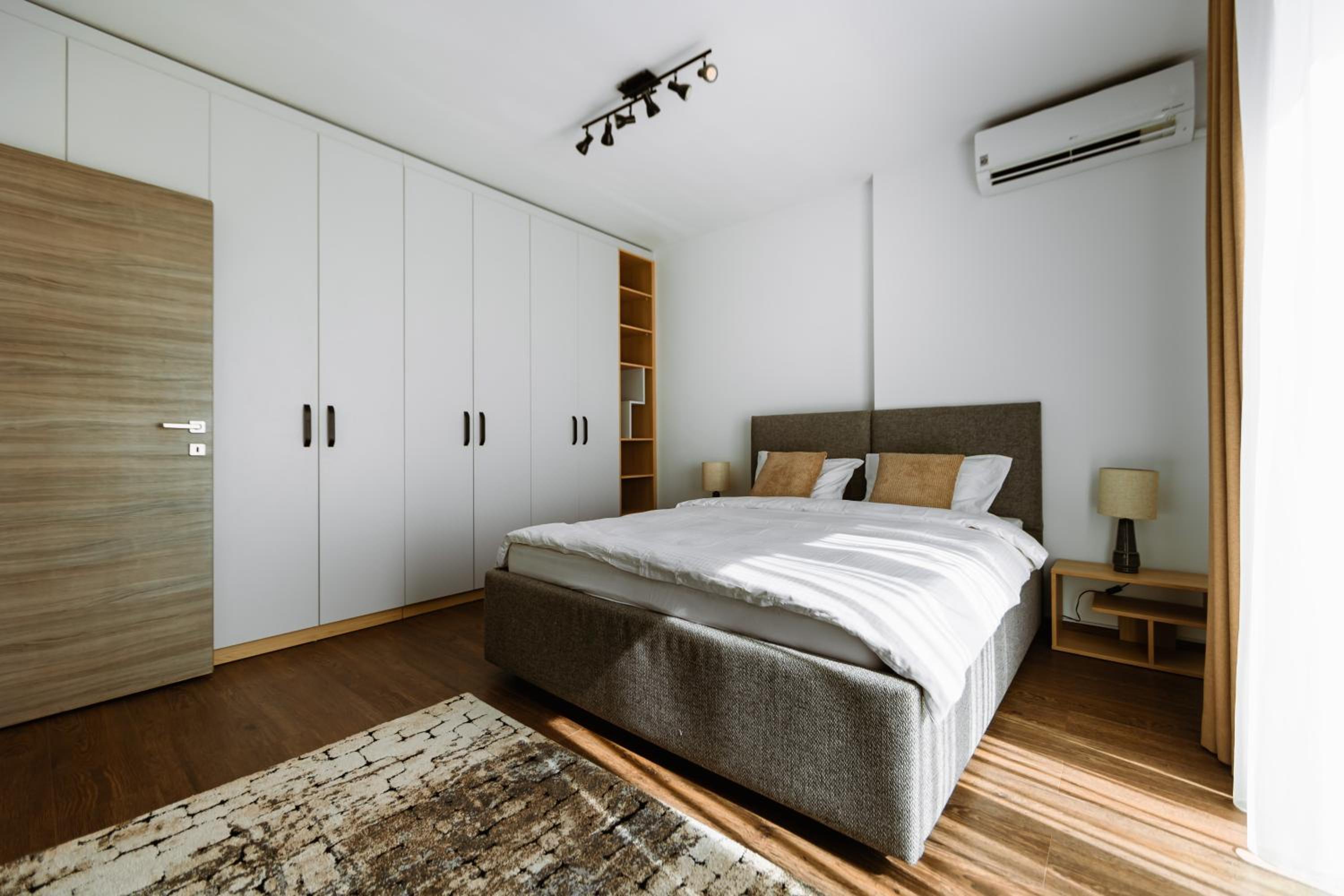 Bucharest Unirii Square Luxury Apartment SOHO Piata Unirii view 2