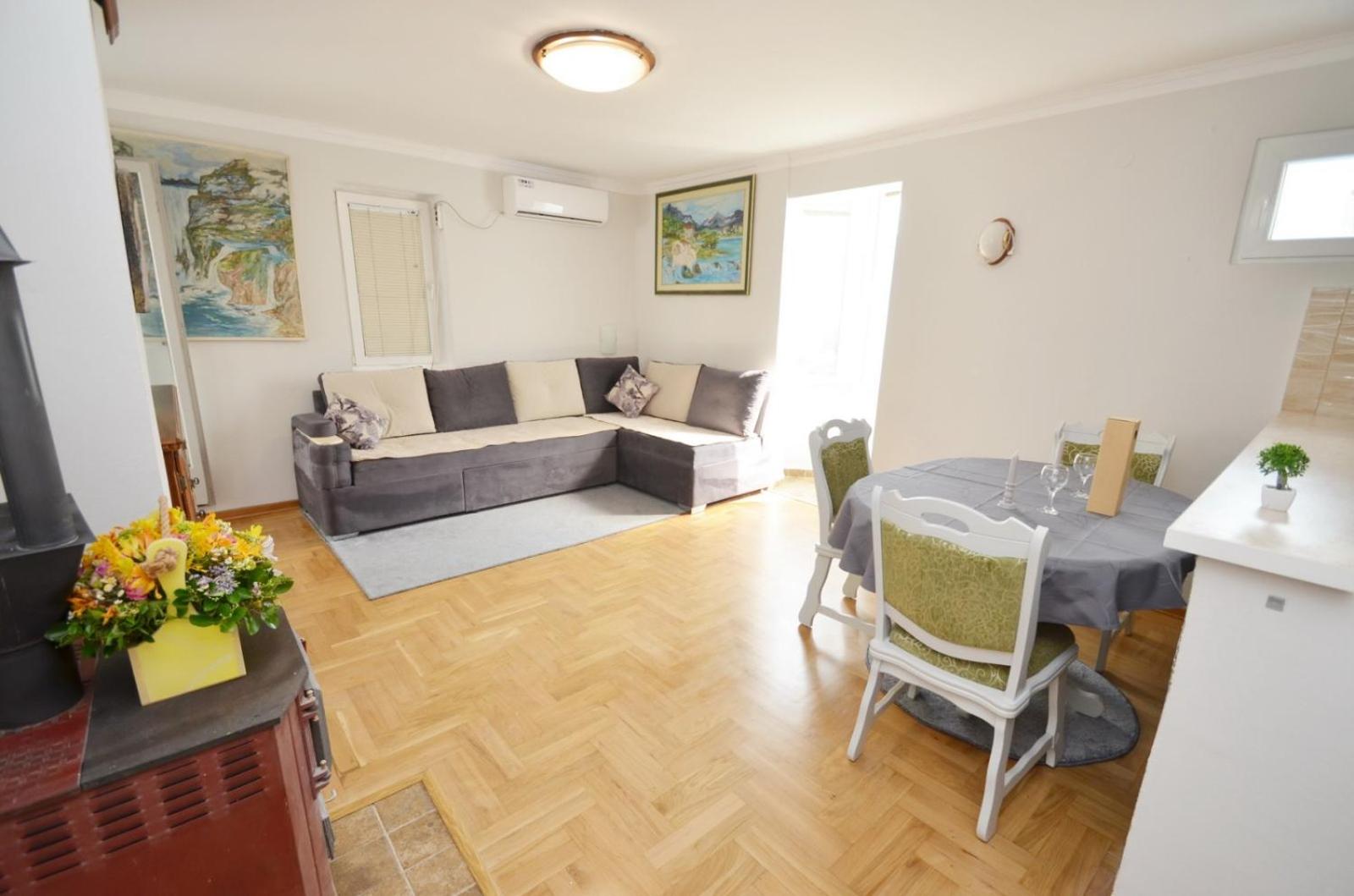 Sunny apartment Tara