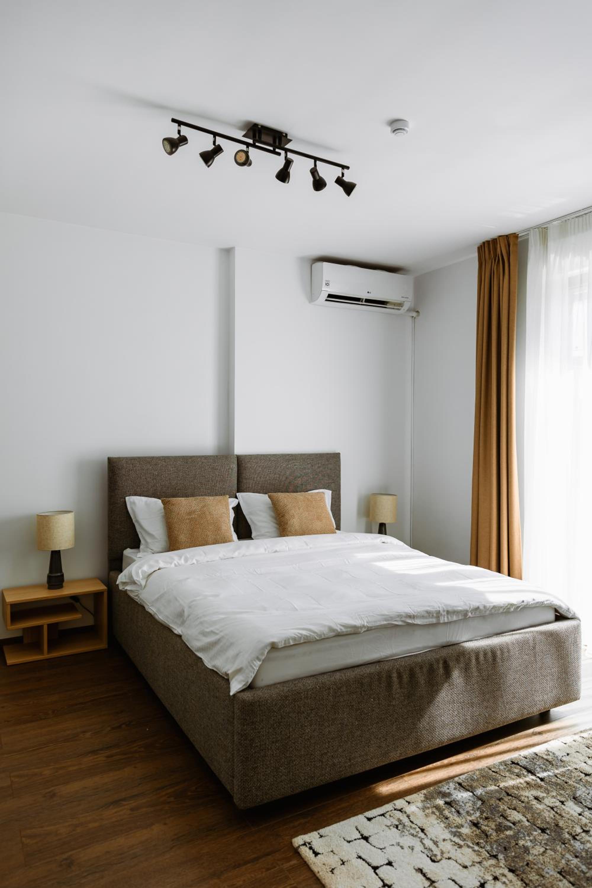 Bucharest Unirii Square Luxury Apartment SOHO Piata Unirii view 3