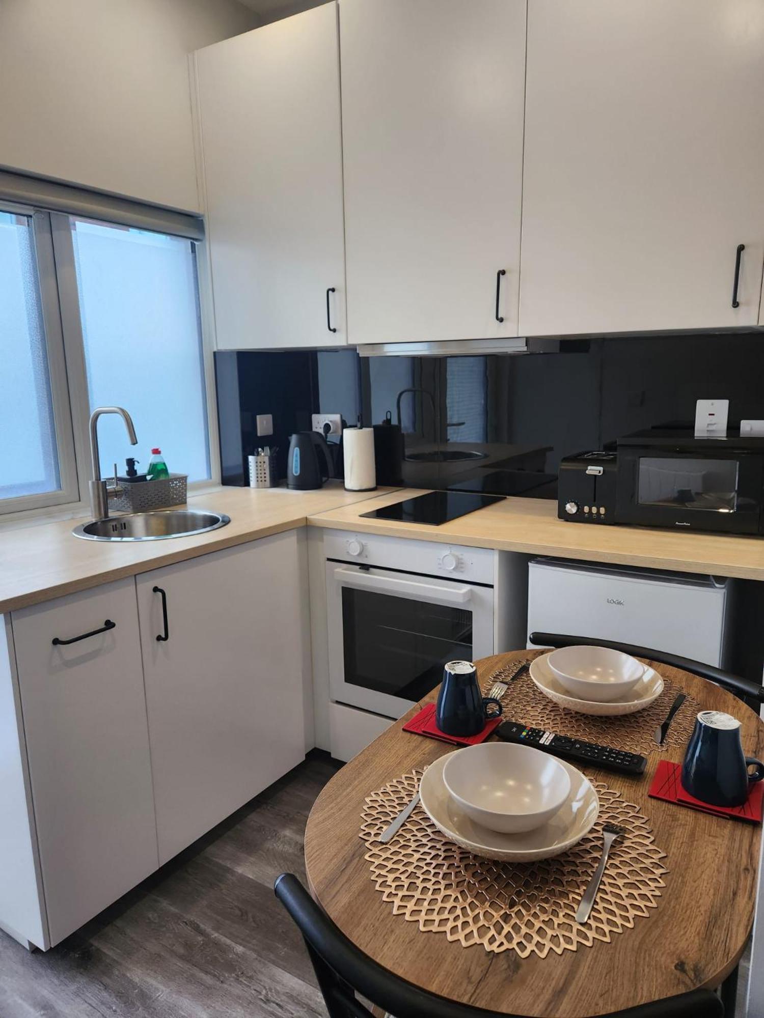 Dublin Deluxe Twin or king bed Studio Near Airport & City