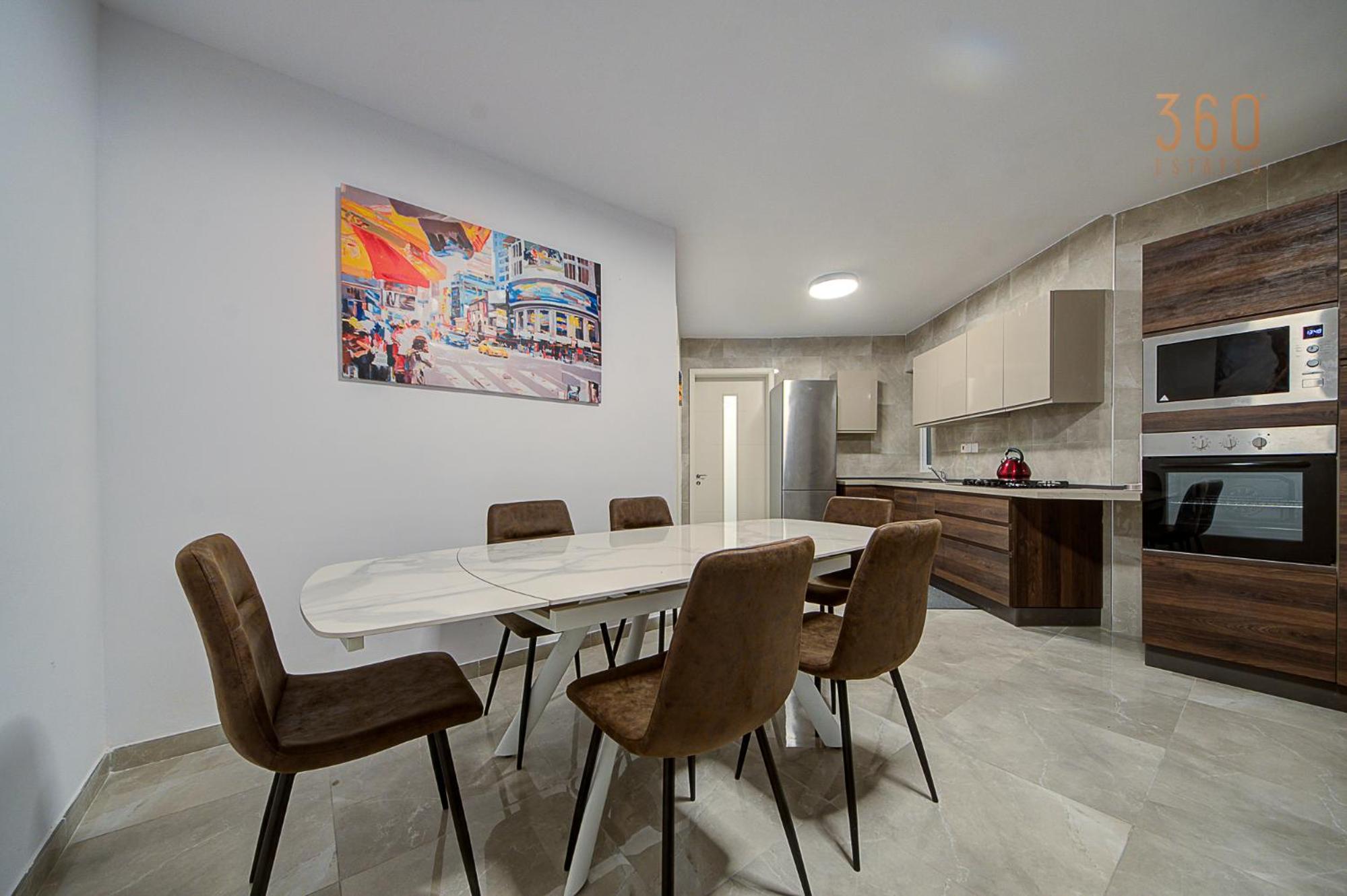 Lovely 2BR home with Backyard & Sofabed in Gzira by 360 Estates view 4