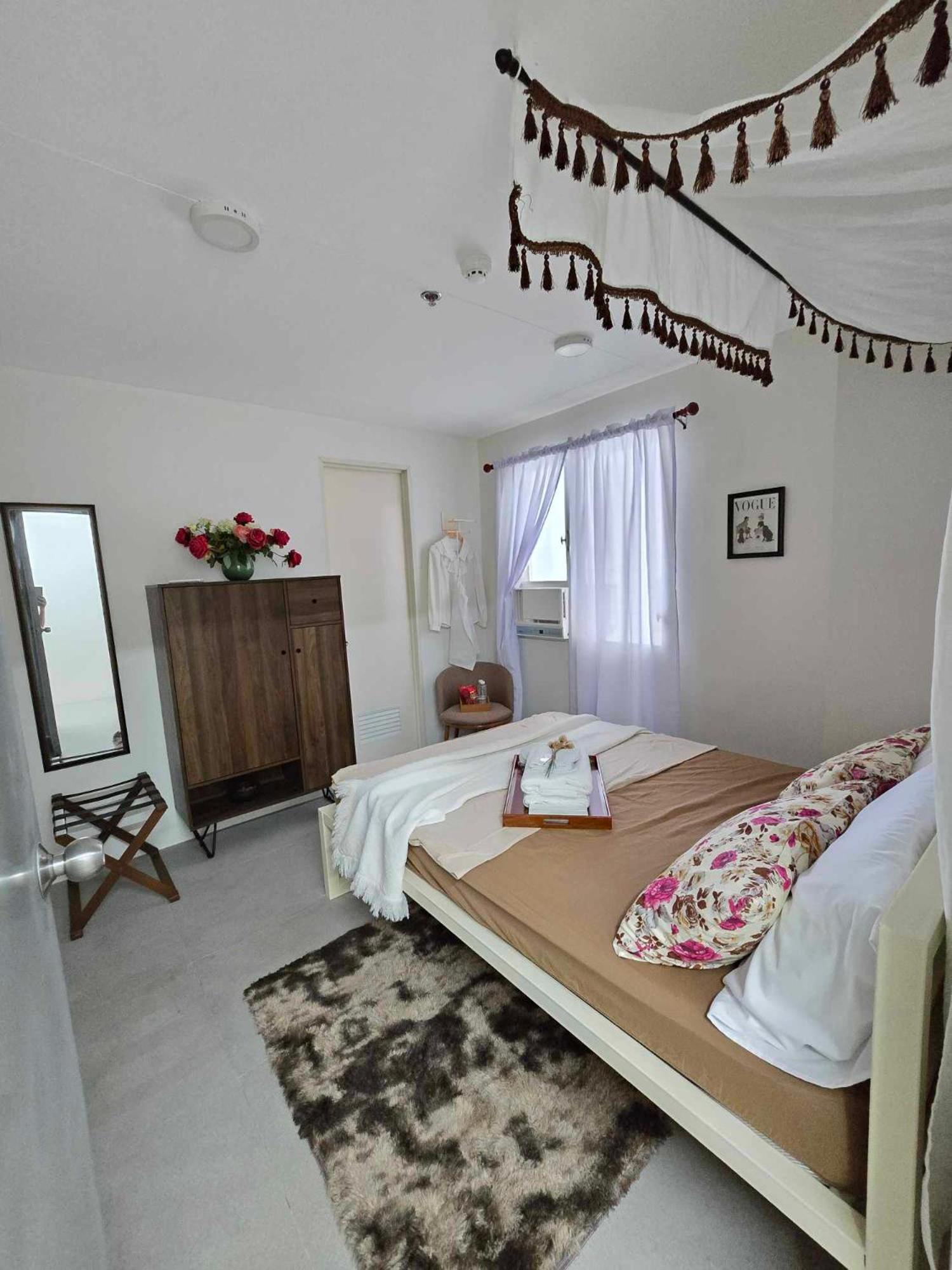 Vintage charm meets modern relaxation near Araneta view 3