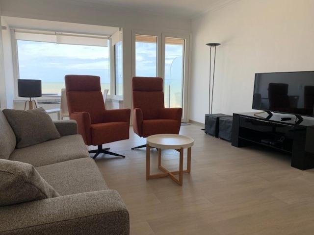 Super Modern Studio with Sea View T66