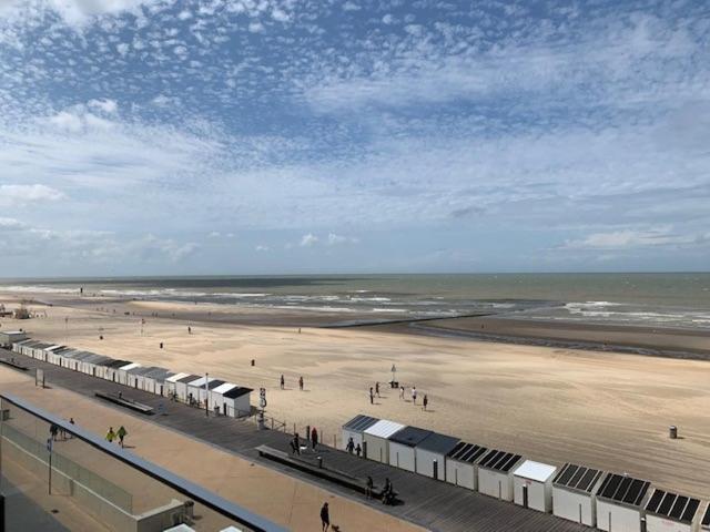 Super Modern Studio with Sea View T66