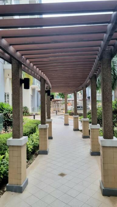 1BR with Balcony Condo accross NAIA T3 view 3