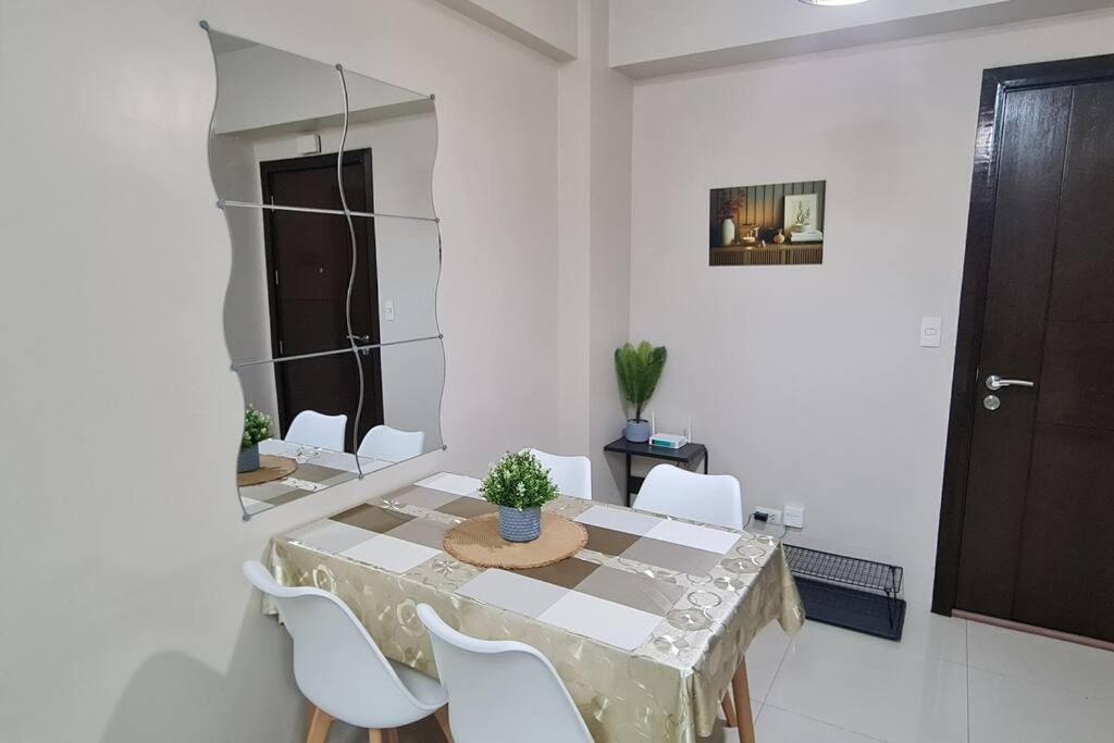 1BR with Balcony Condo accross NAIA T3 view 5