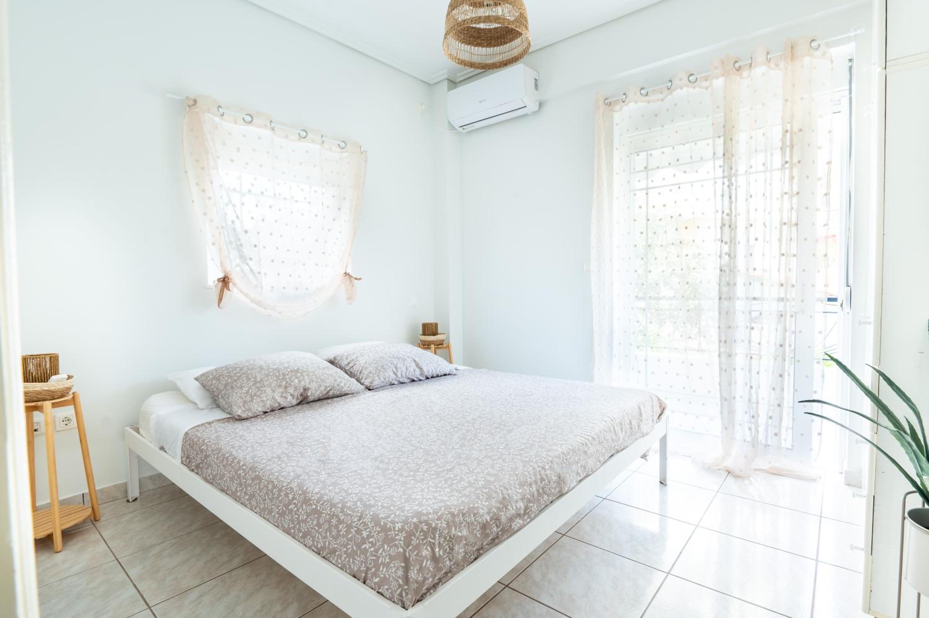 Sun & Sea Escape Charming Vacation Apartment in Voula on Athen's Riviera photo 3