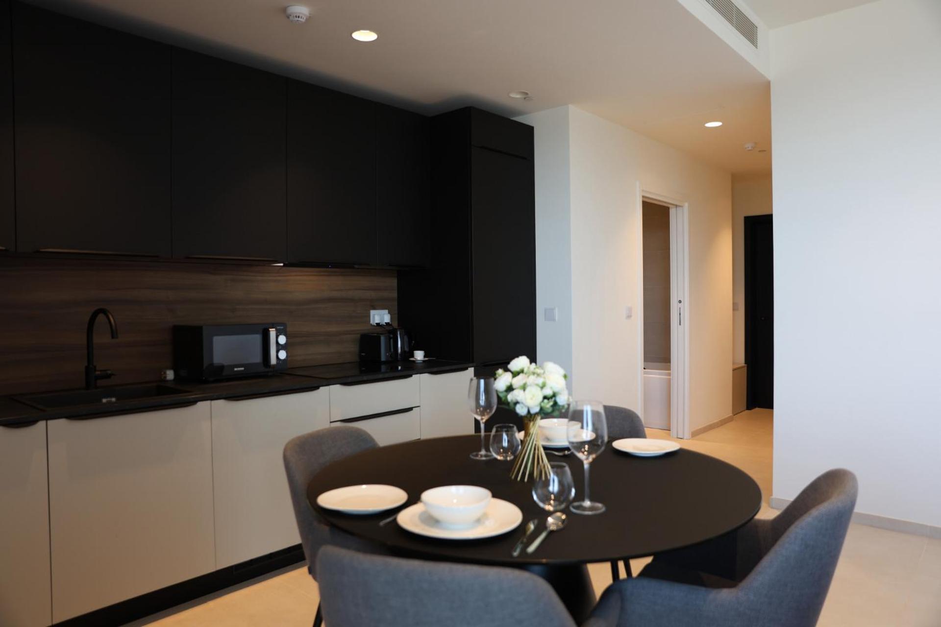 Luxury High Floor Suite, Mercury Towers photo 5
