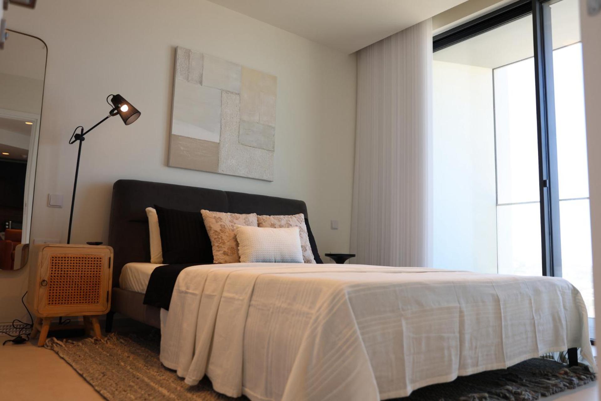 Luxury High Floor Suite, Mercury Towers photo 5