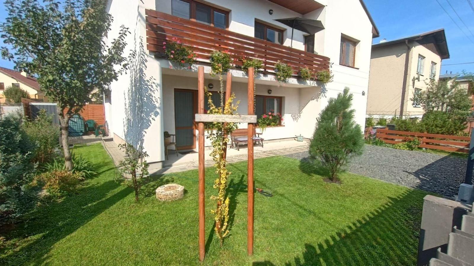 Apartmán Na Kvetnej - vlastná záhrada, parkovanie view 4