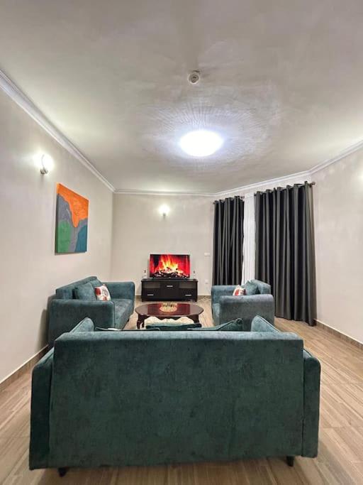Elegant & modern 2 bedroom flat view 2