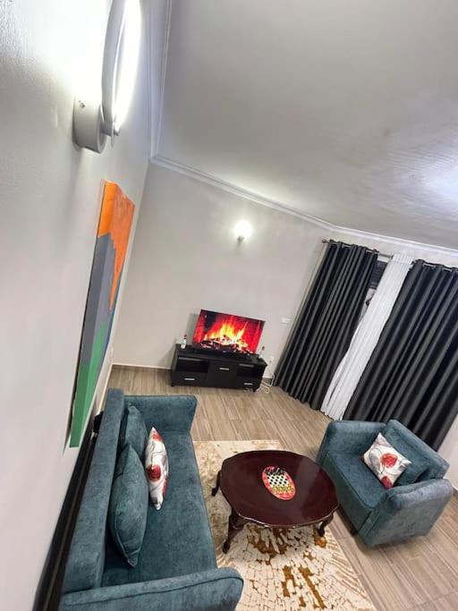 Elegant & modern 2 bedroom flat view 3