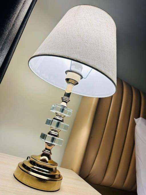 Elegant & modern 2 bedroom flat view 5