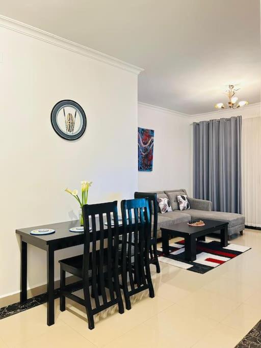 Cozy modern 2 bedroom flat view 5
