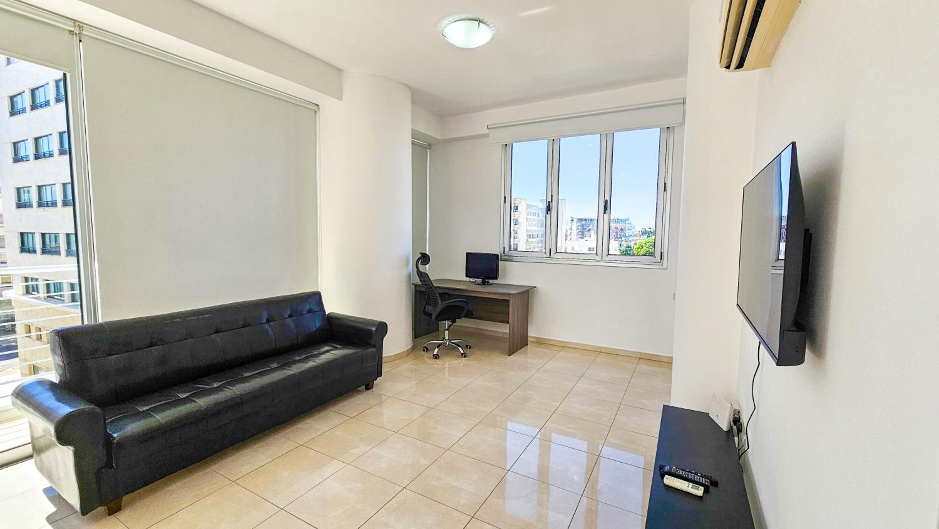 Larnaca Marina Sea View Apartment