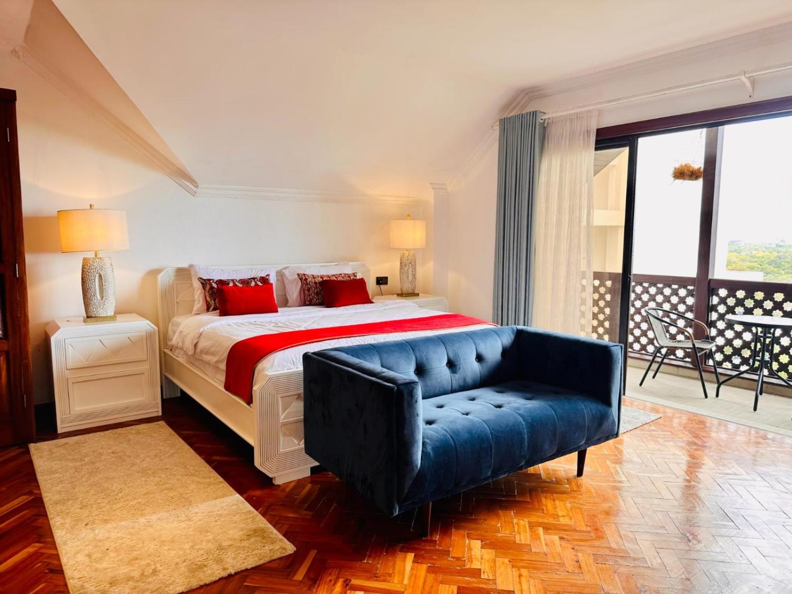 Libra holiday suites