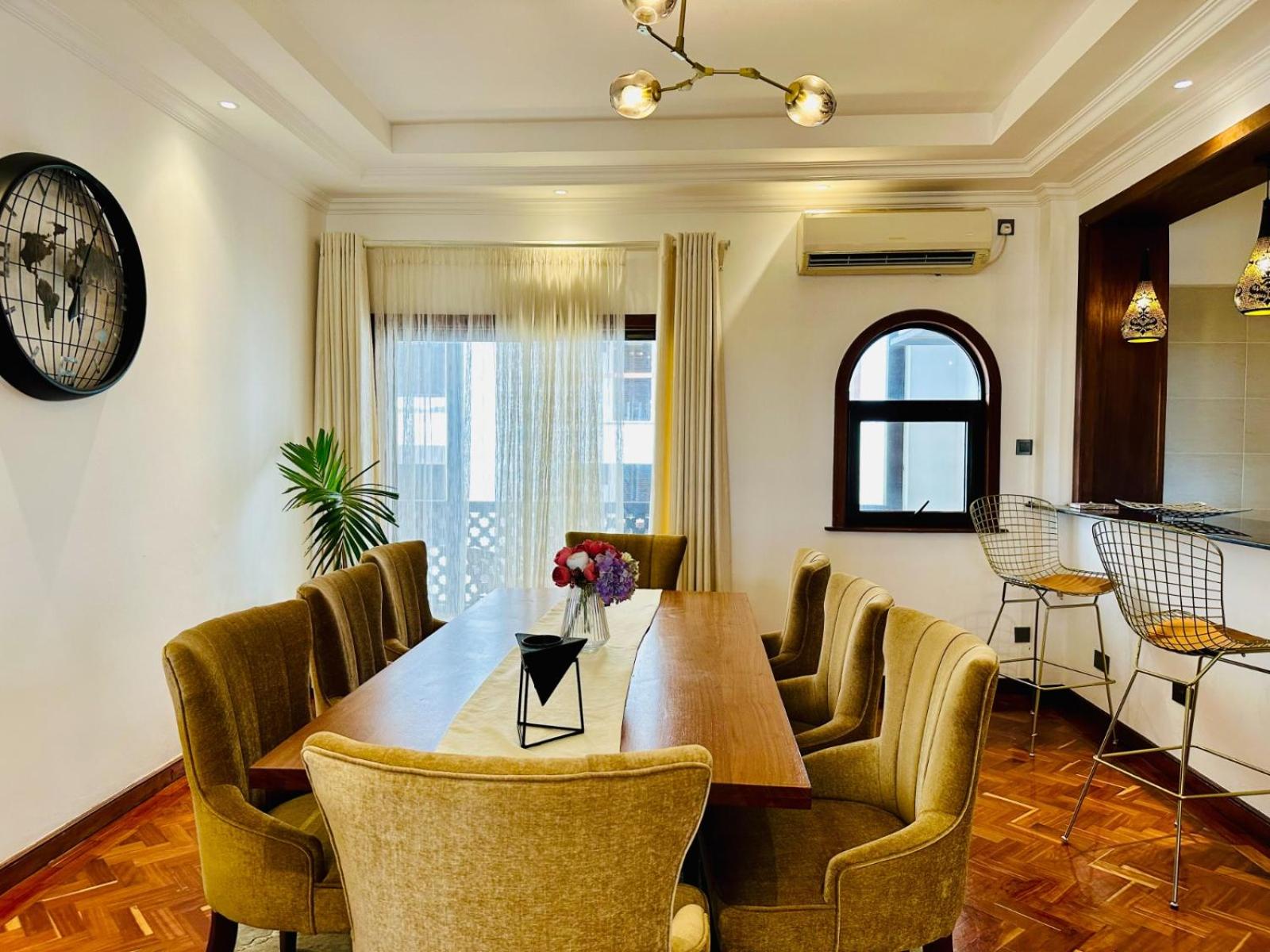 Libra holiday suites