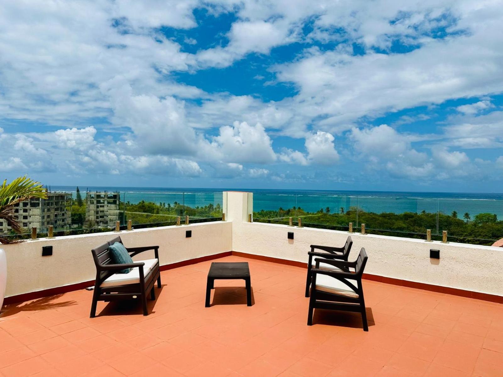Libra holiday suites
