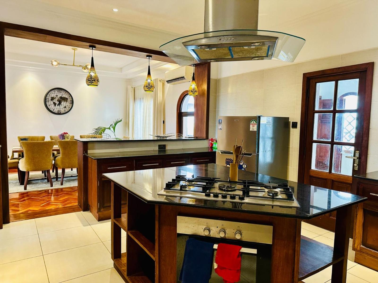 Libra holiday suites