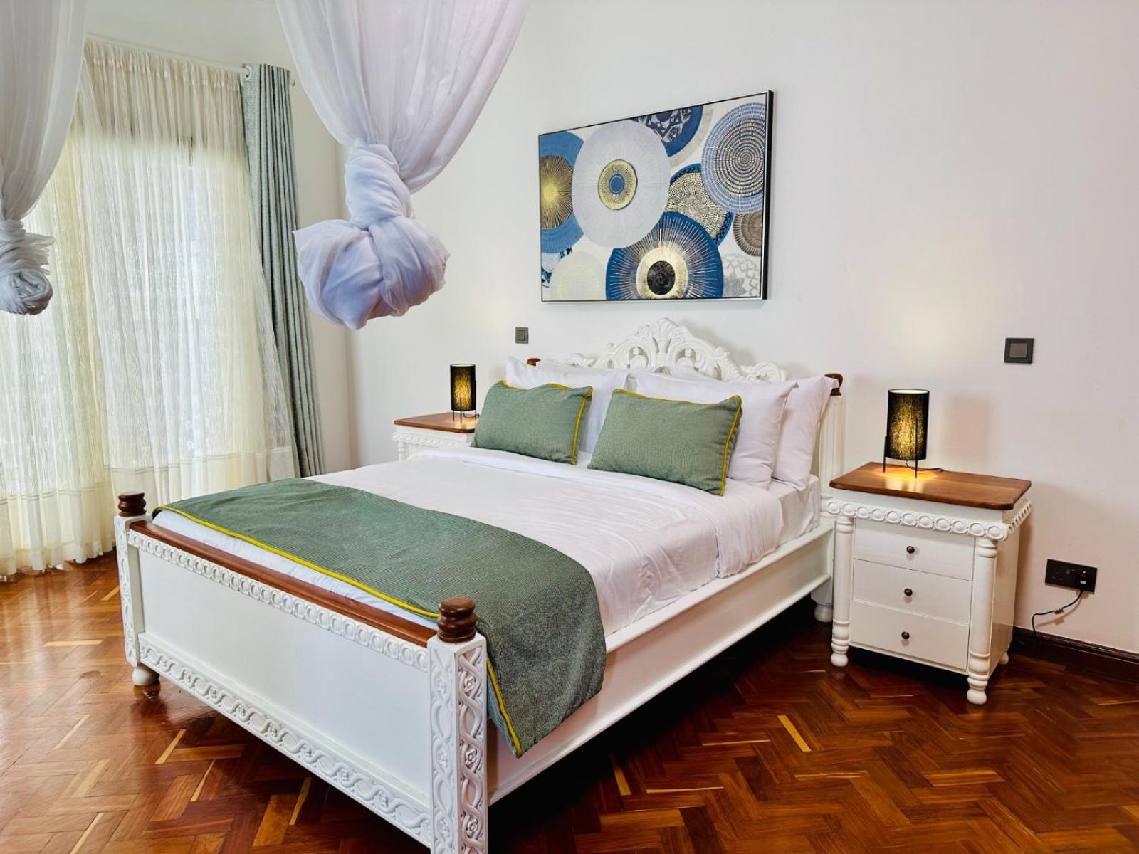 Libra holiday suites