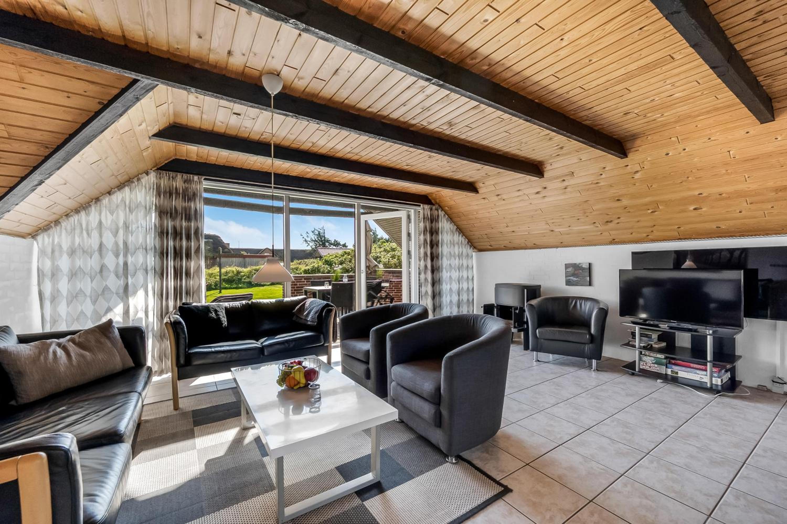 Just 500 Meters From Both The Sea And The Town, This Lovely, Well-Maintained Holiday Home Is Situated view 4