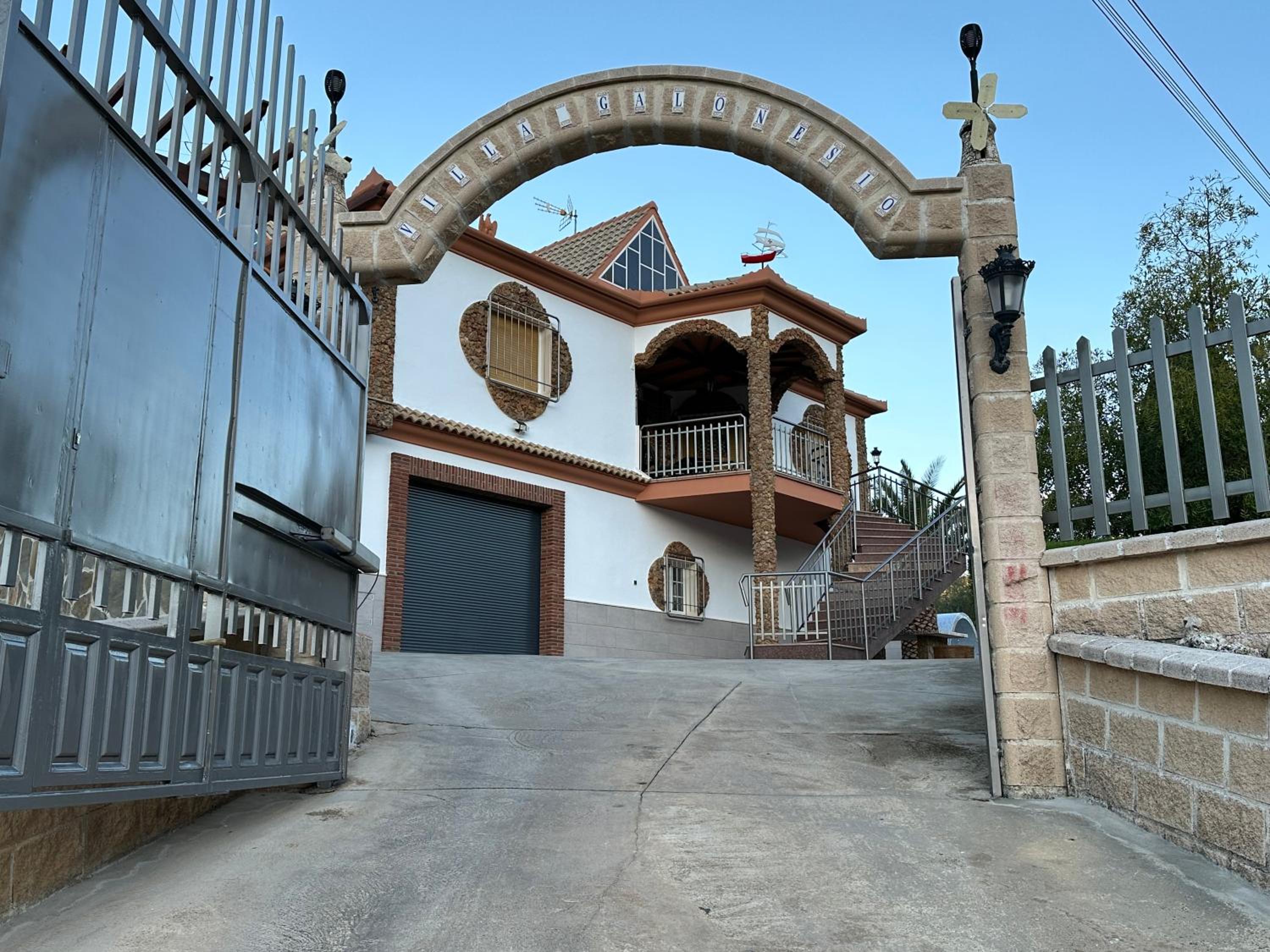 Villa Galones