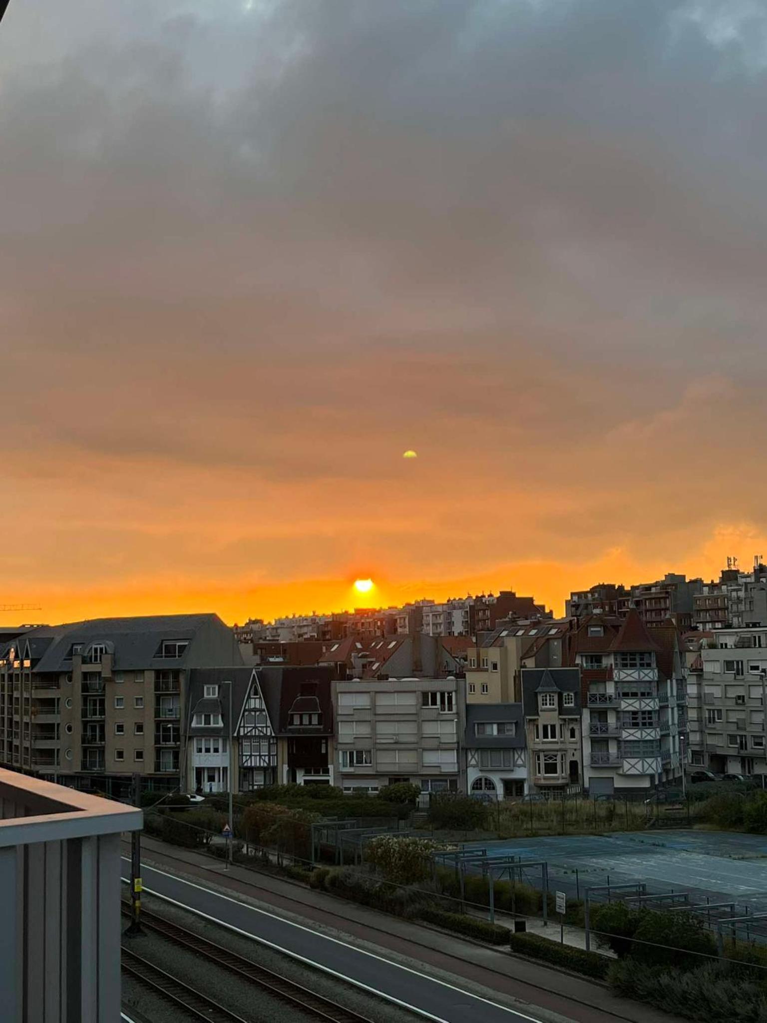 ZeeNest - Stijlvolle studio met terras nabij de zee