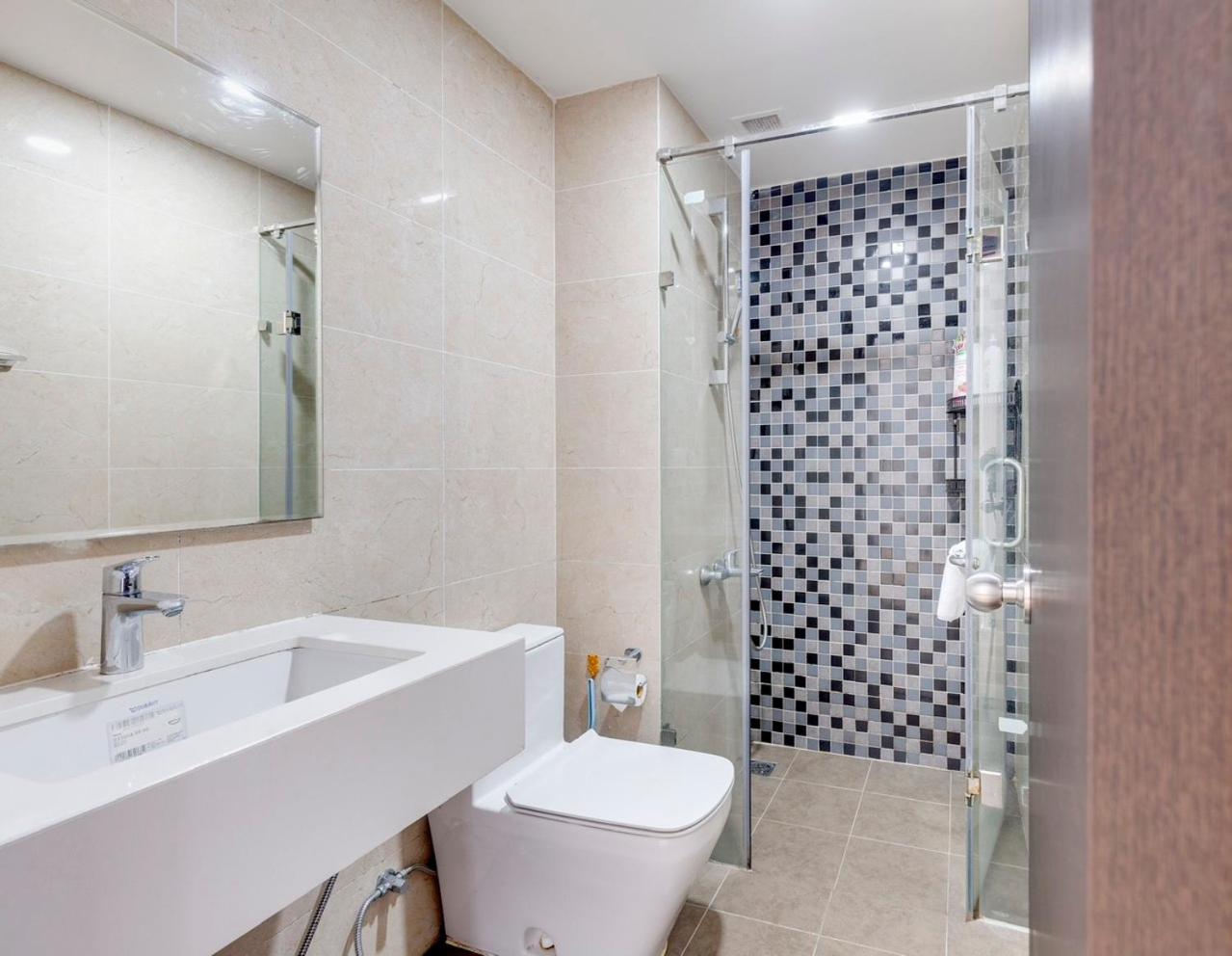 123 Apartment in Ben Van Don street