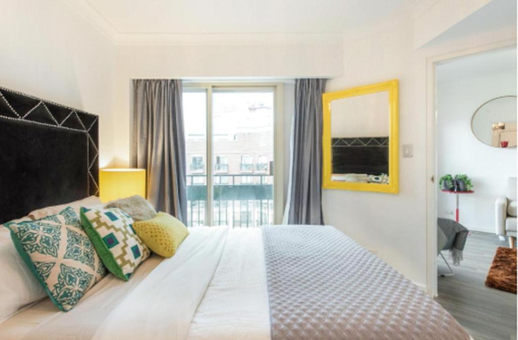 123 Apartment in Ben Van Don street