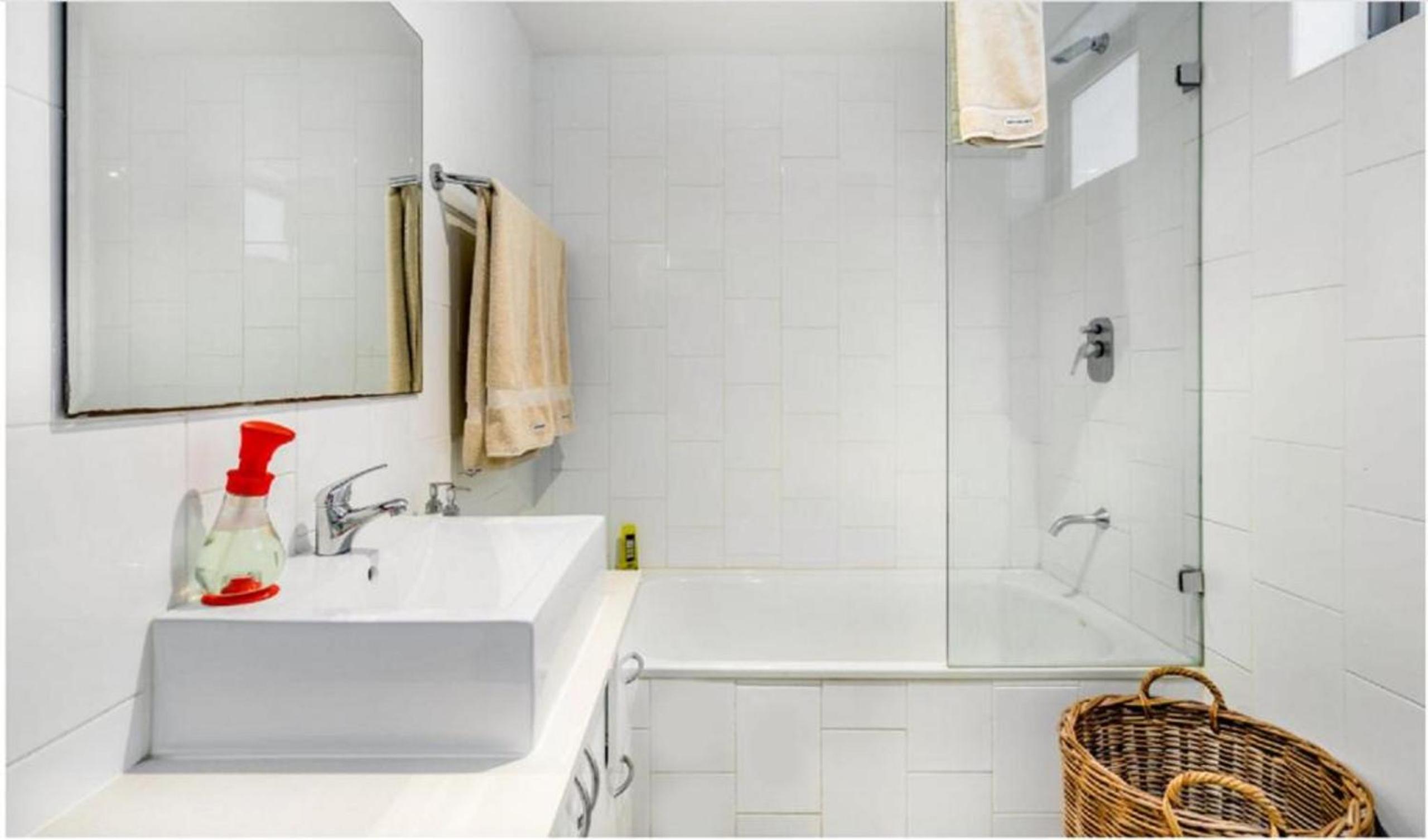 123 Apartment in Ben Van Don street