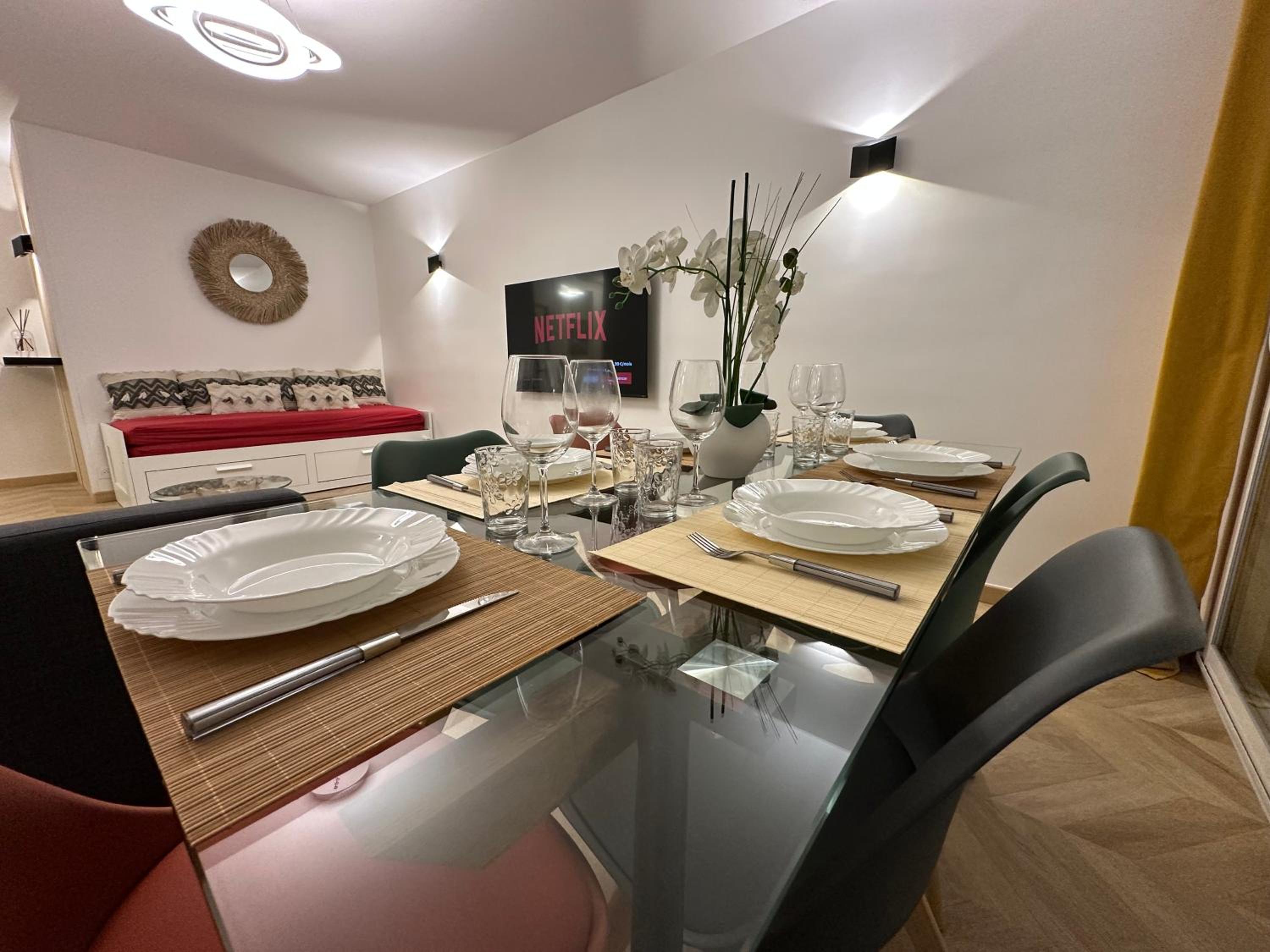 PARIS-MONTROUGE Magnifique appartement 3 pièces de 78m2 avec PARKING - très cosy pour 1 - 6 personnes refait à NEUF -ENTIRE APARTMENT LUXURIOUS AND WARM -M