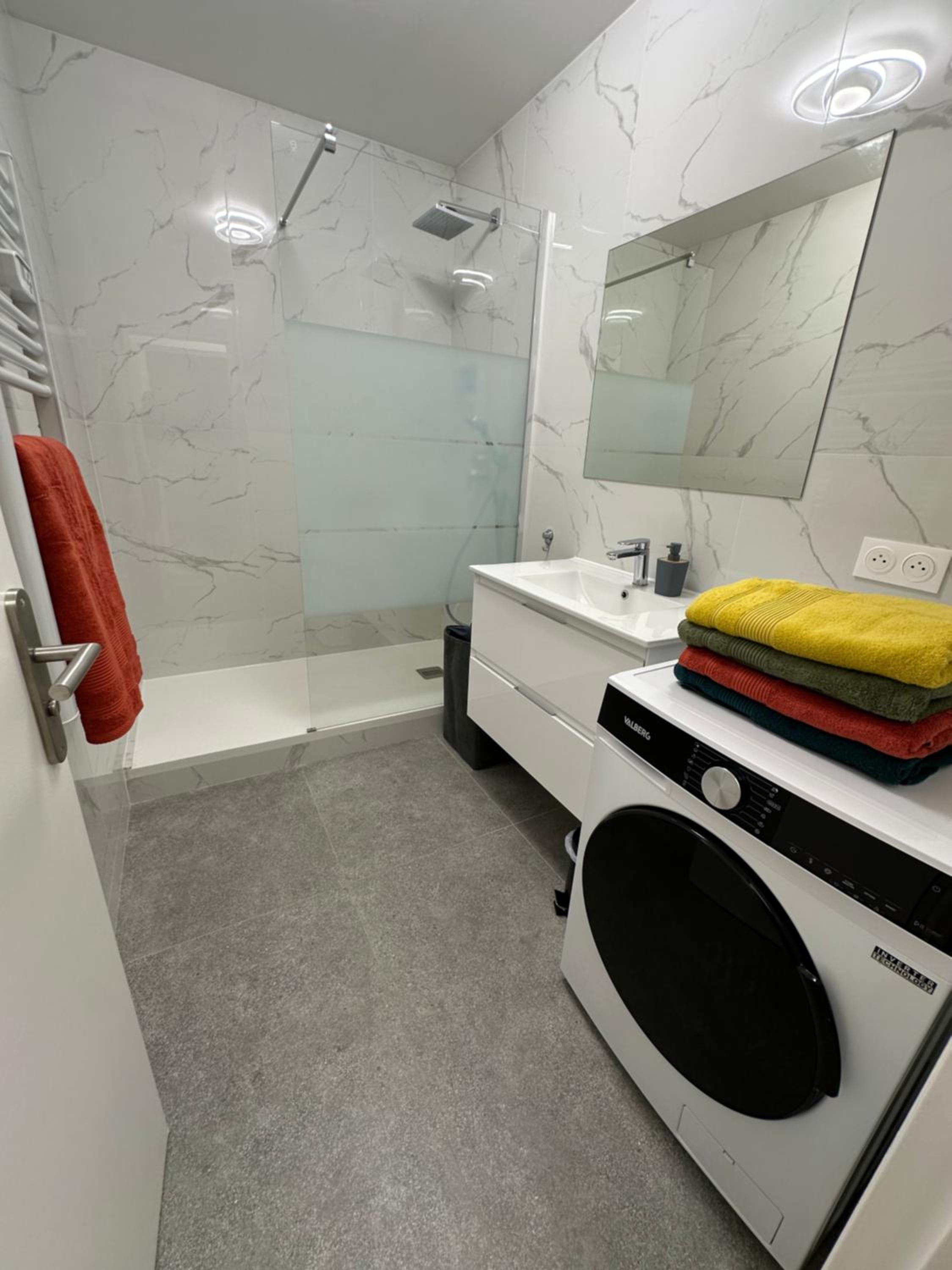PARIS-MONTROUGE Magnifique appartement 3 pièces de 78m2 avec PARKING - très cosy pour 1 - 6 personnes refait à NEUF -ENTIRE APARTMENT LUXURIOUS AND WARM -M