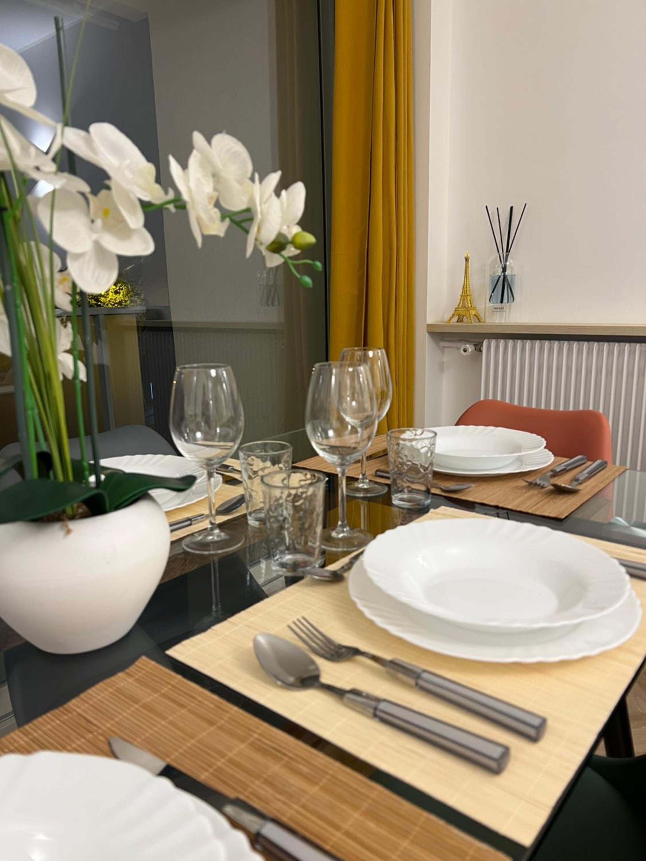 PARIS-MONTROUGE Magnifique appartement 3 pièces de 78m2 avec PARKING - très cosy pour 1 - 6 personnes refait à NEUF -ENTIRE APARTMENT LUXURIOUS AND WARM -M