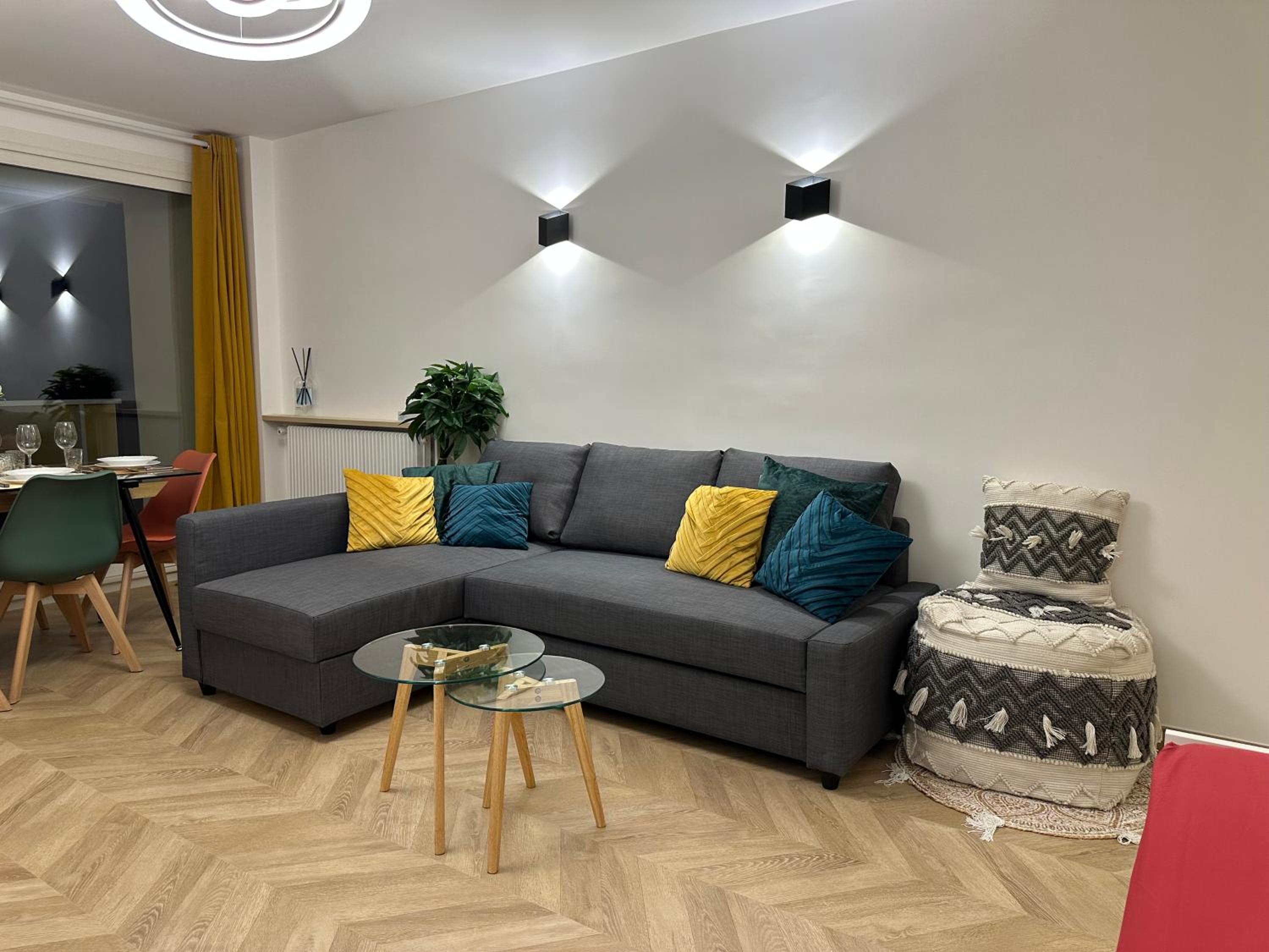 PARIS-MONTROUGE Magnifique appartement 3 pièces de 78m2 avec PARKING - très cosy pour 1 - 6 personnes refait à NEUF -ENTIRE APARTMENT LUXURIOUS AND WARM -M