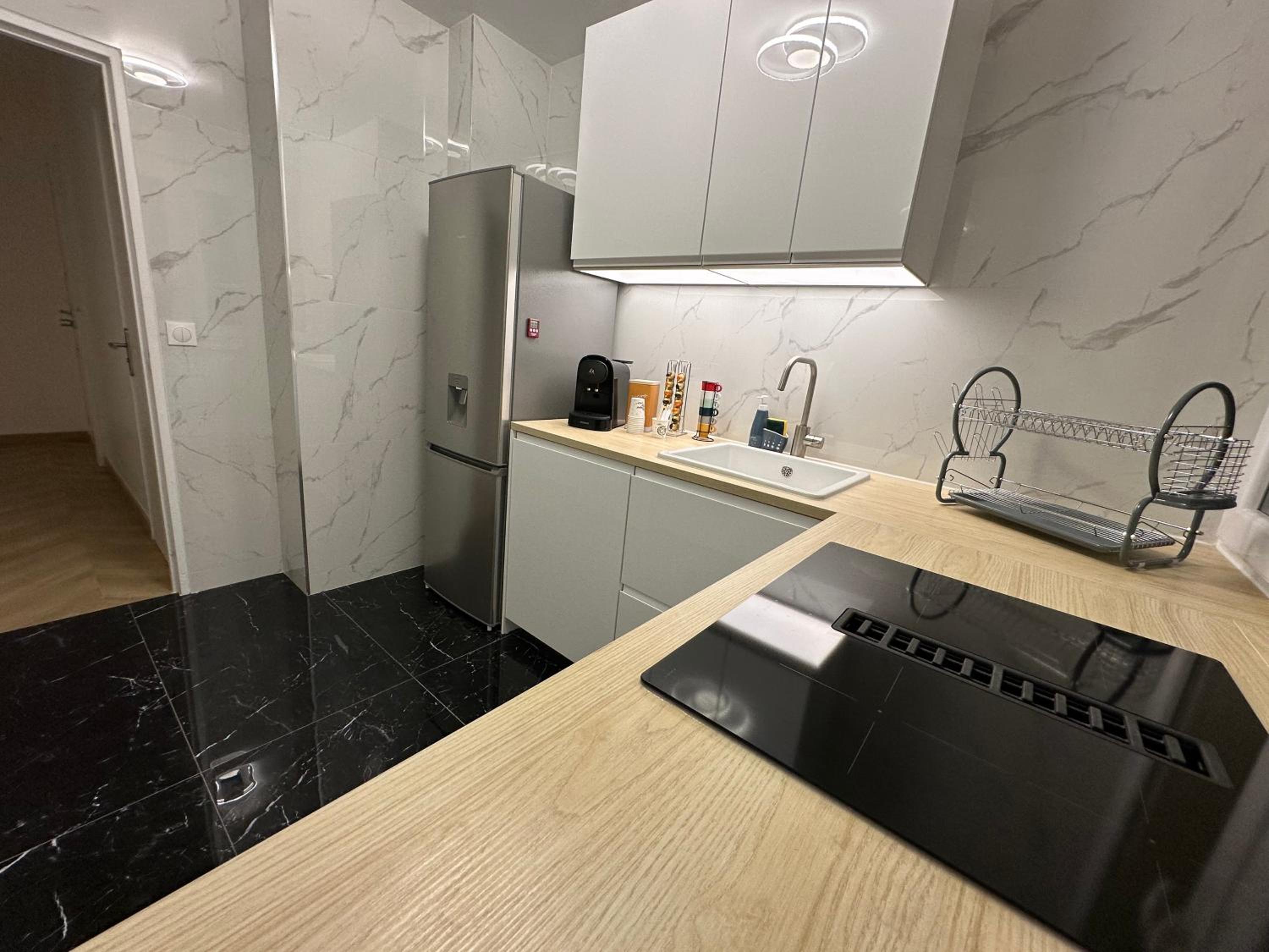 PARIS-MONTROUGE Magnifique appartement 3 pièces de 78m2 avec PARKING - très cosy pour 1 - 6 personnes refait à NEUF -ENTIRE APARTMENT LUXURIOUS AND WARM -M