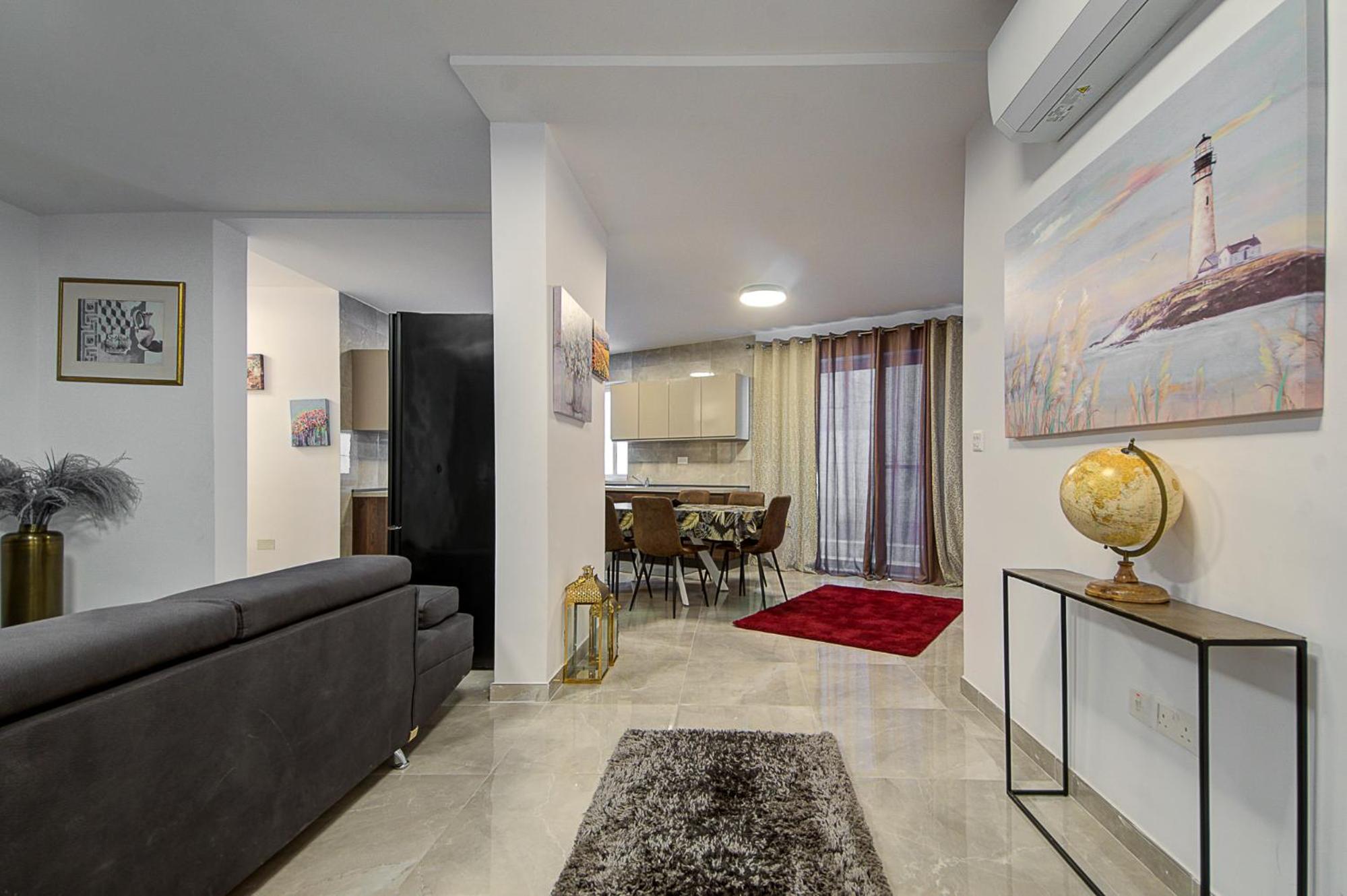 Cosy 3BR Home with Backyard in central of Gzira by 360 Estates photo 5