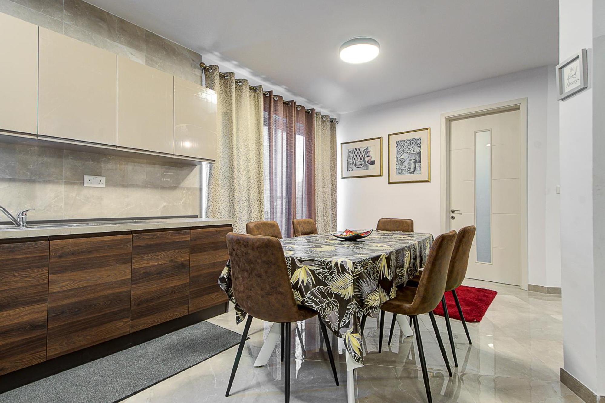 Cosy 3BR Home with Backyard in central of Gzira by 360 Estates photo 3