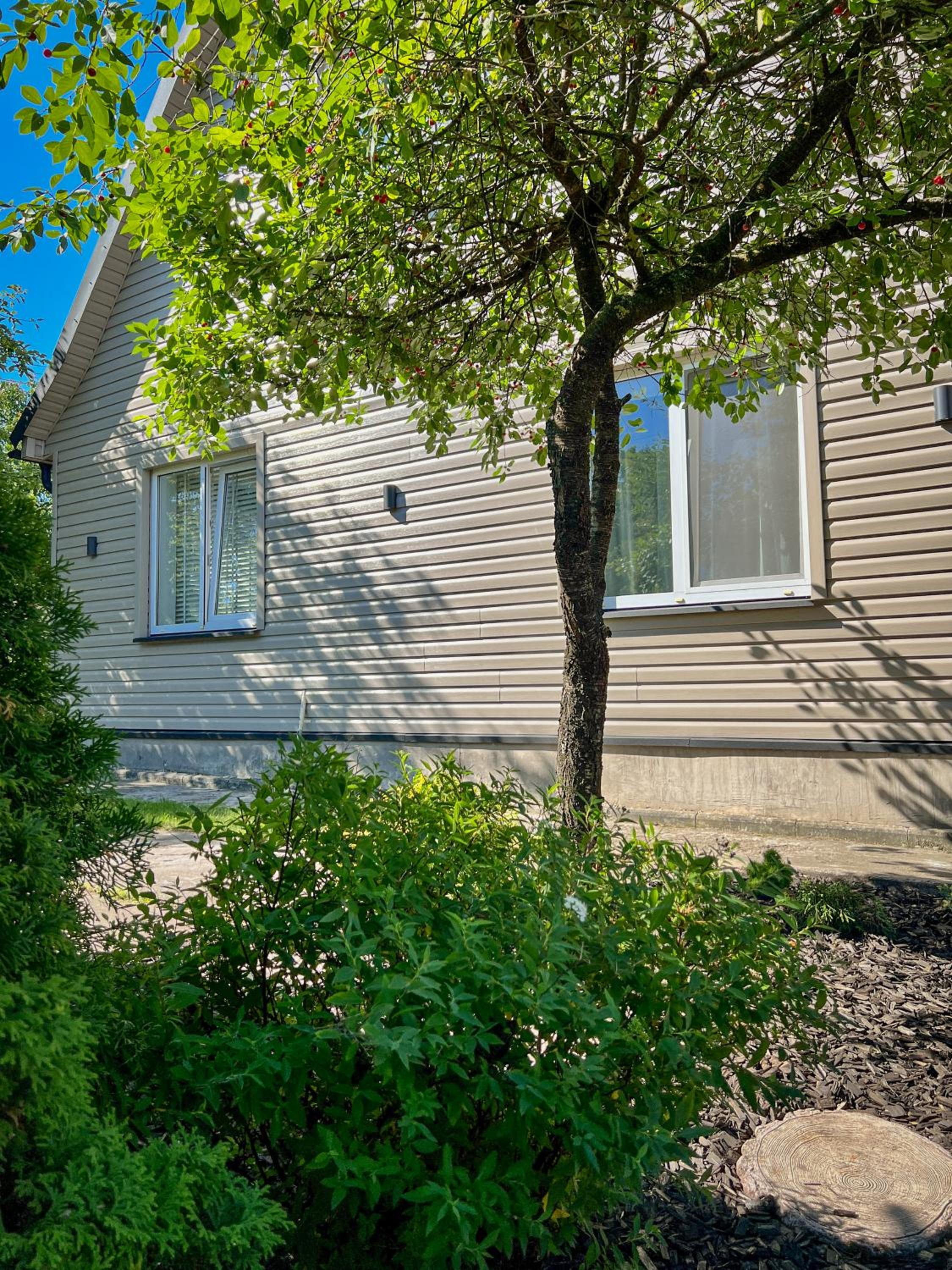 Oakwood park apartment view 4