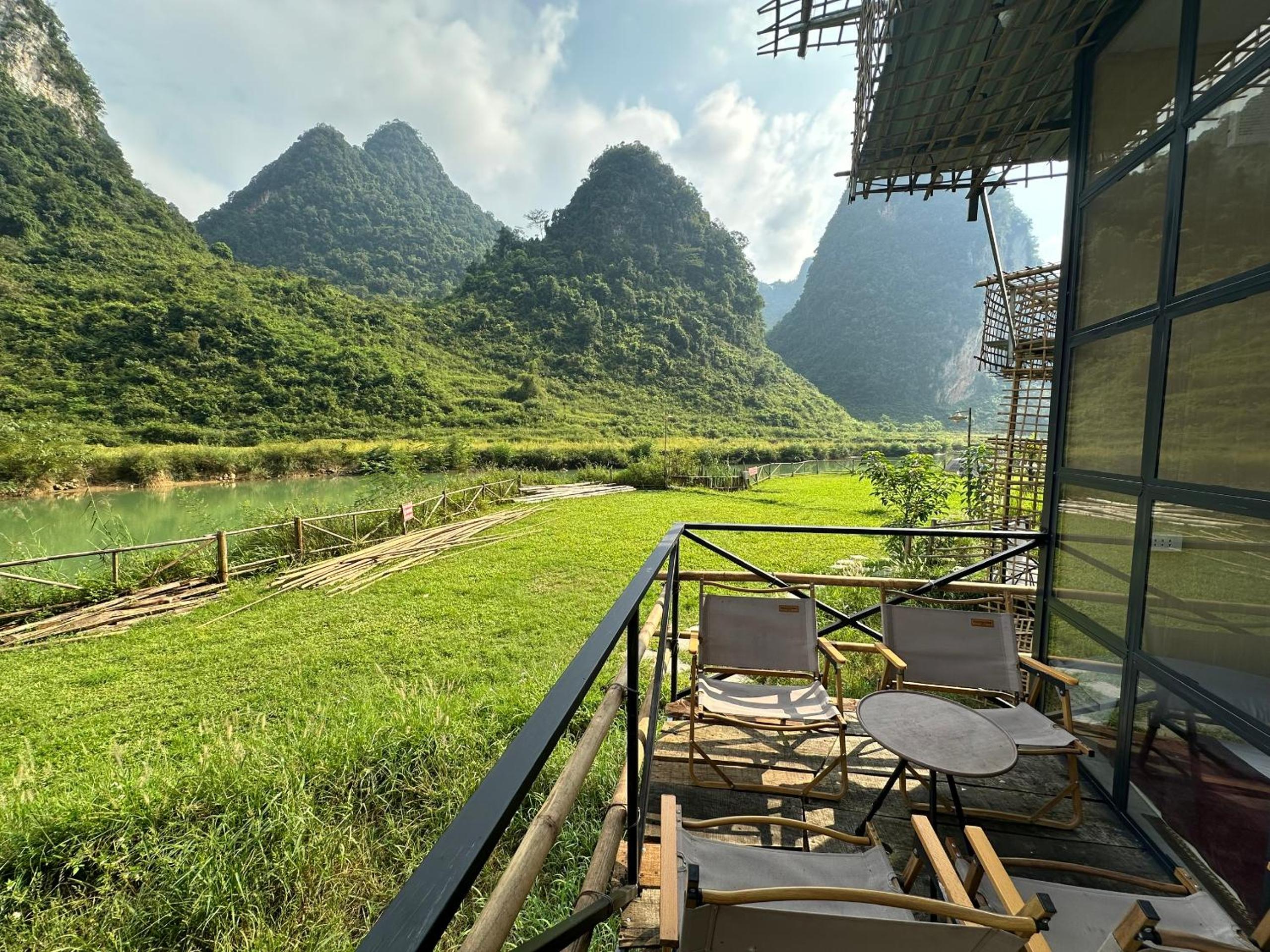 Phong Nam Station view 3