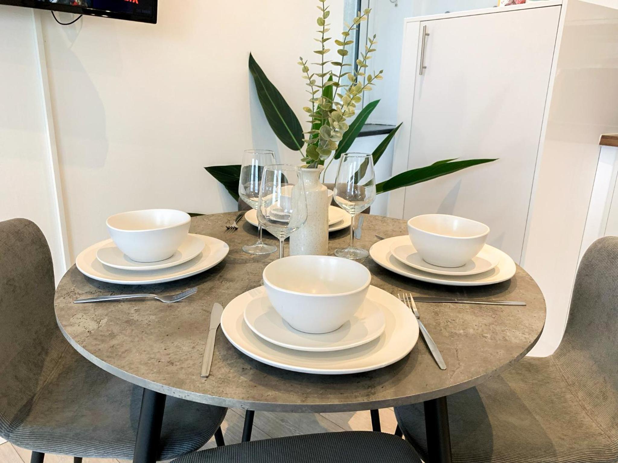 Modern 1-Bedroom Apartments near Shoreditch, Old Street & Hoxton by NourNest Apartments