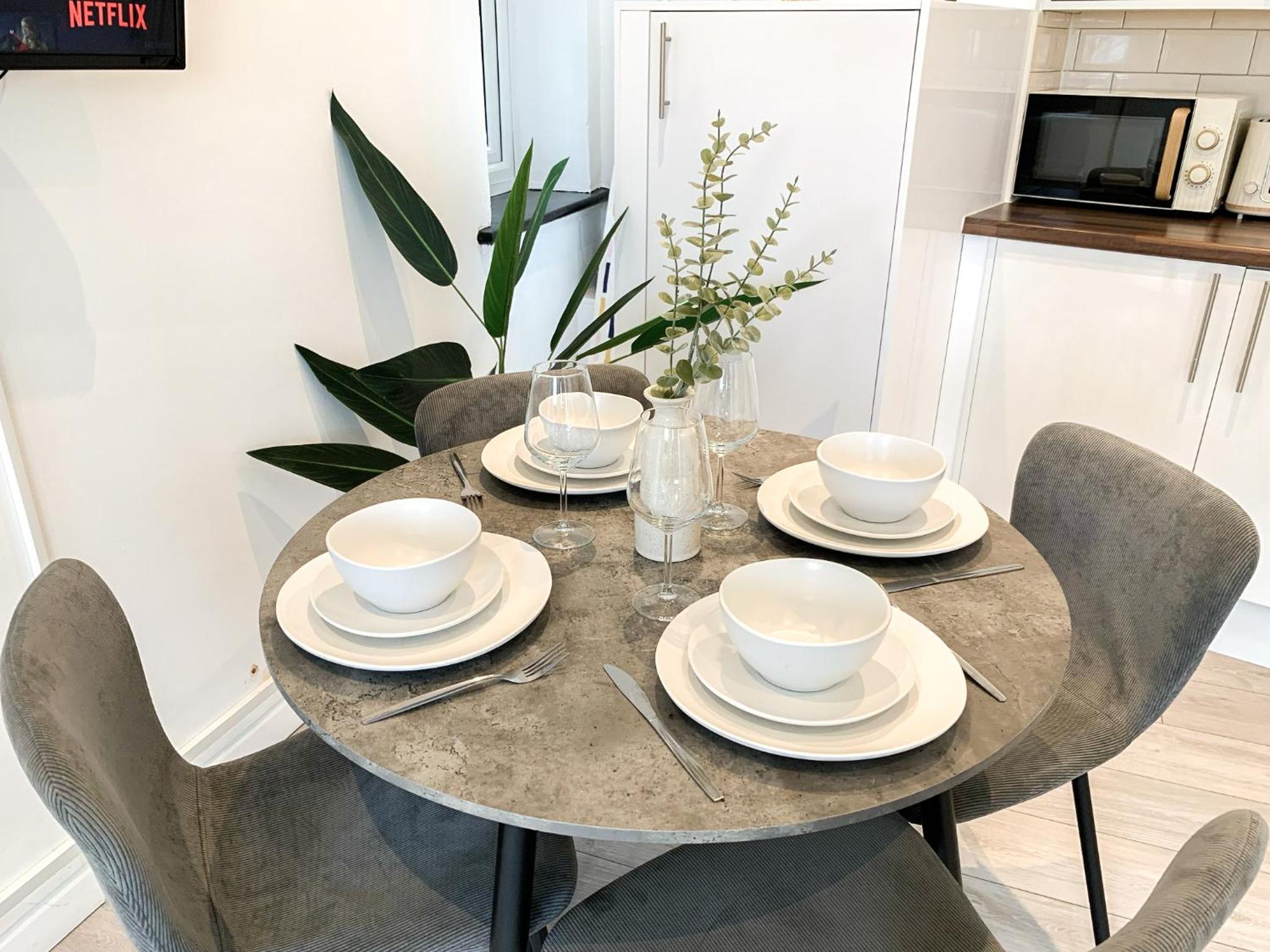 Modern 1-Bedroom Apartments near Shoreditch, Old Street & Hoxton by NourNest Apartments