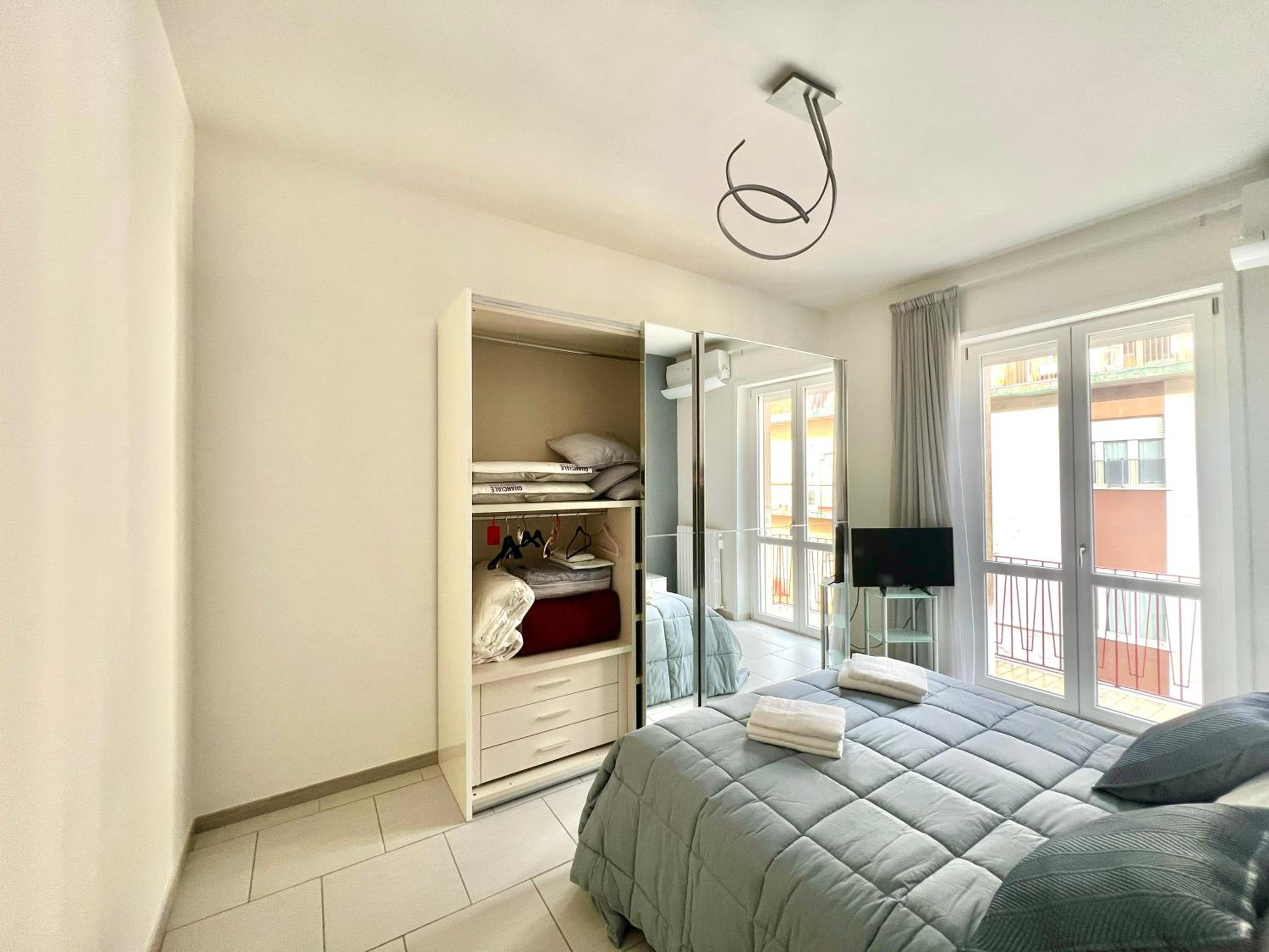 Luxury Seaview Apartment with Lift & Parking in Salerno City Center - Maison Dorotea photo 3